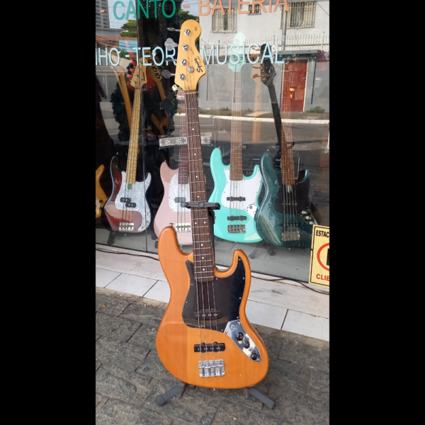 SQUIER JAZZ BASS CALIFORNIA - 4 cordas (Laranja)